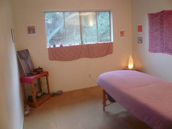 m - Bedroom with massage table 1